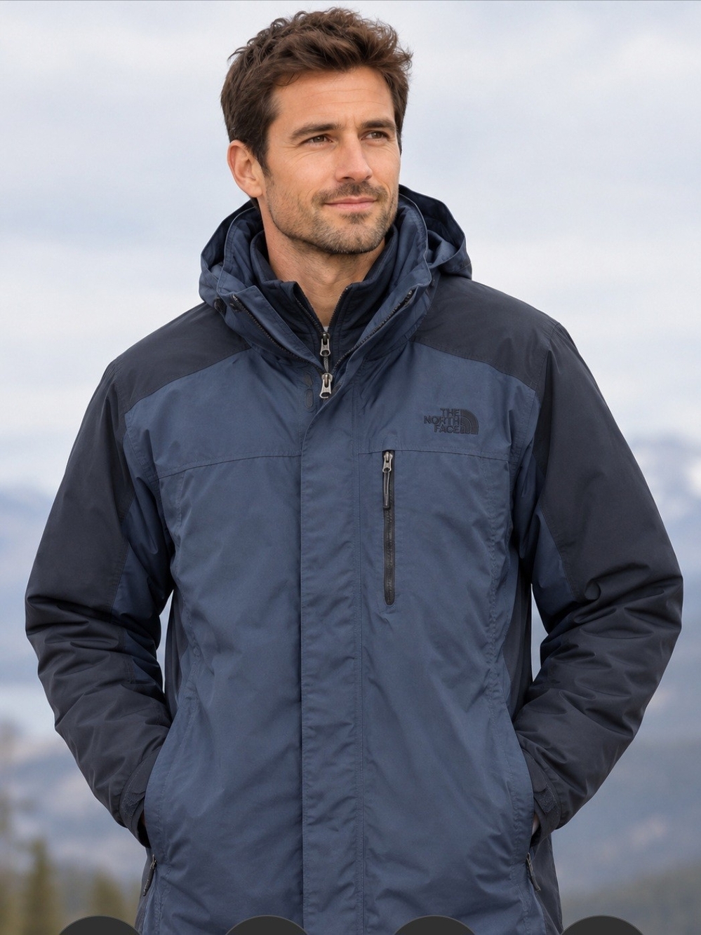 The North Face Men’s Hooded Puffer Jacket in Navy and Black XL/TL